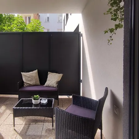 Elegant Escape Ii - Centre Appartement Bratislava