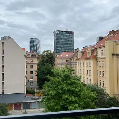 Elegant Escape Ii - Centre & Free Parking Apartament Bratislava