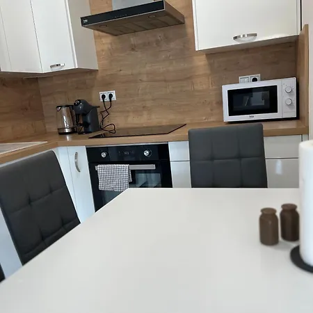 Апартаменты Elegant Escape Ii - Centre & Free Parking *