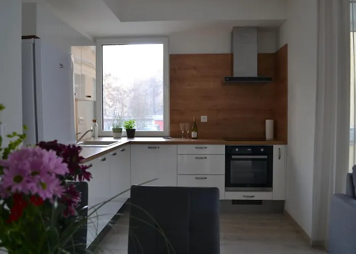 Elegant Escape Ii - Centre & Free Parking Appartement Bratislava