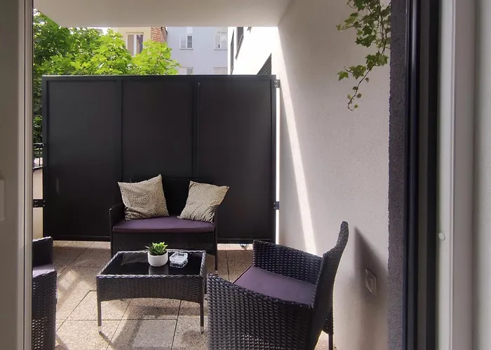 Elegant Escape Ii - Centre & Free Parking Apartman Pozsony