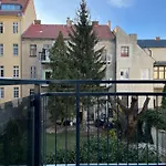 Elegant Escape Ii - Centre & Free Parking Apartment *