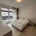 Elegant Escape Ii - Centre & Free Parking *